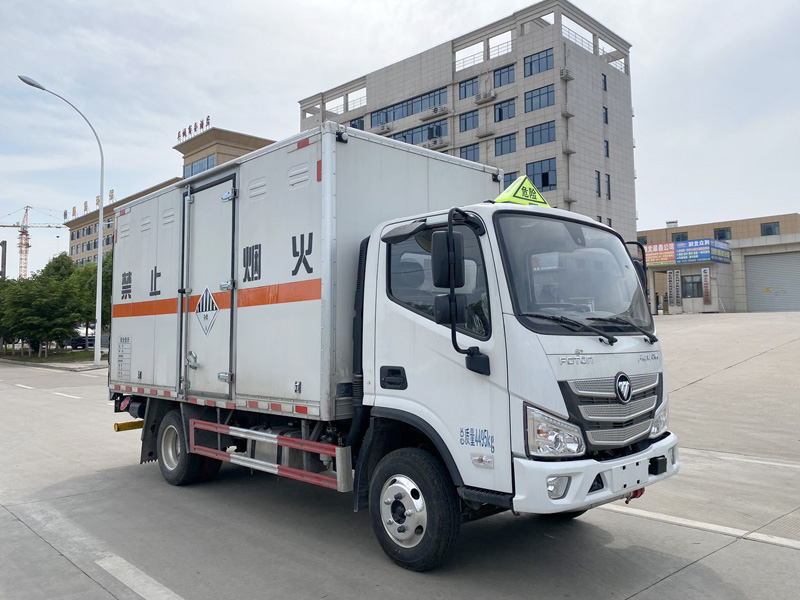 雜項(xiàng)危險(xiǎn)物品廂式運(yùn)輸車(chē)，運(yùn)輸車(chē)，運(yùn)輸車(chē)廠家，楚勝集團(tuán)
